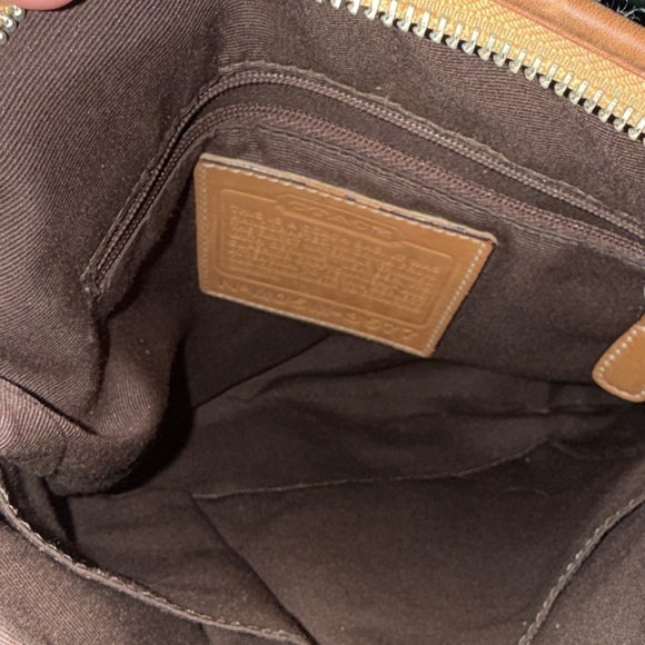 Coach Signature Canvas Shoulder Bag Purse 🔥 - Picture 5 of 6